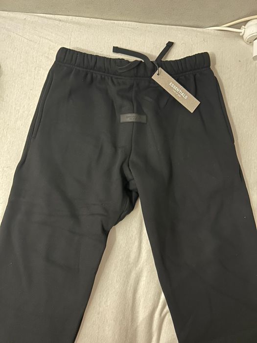 Pantaloni Essentials