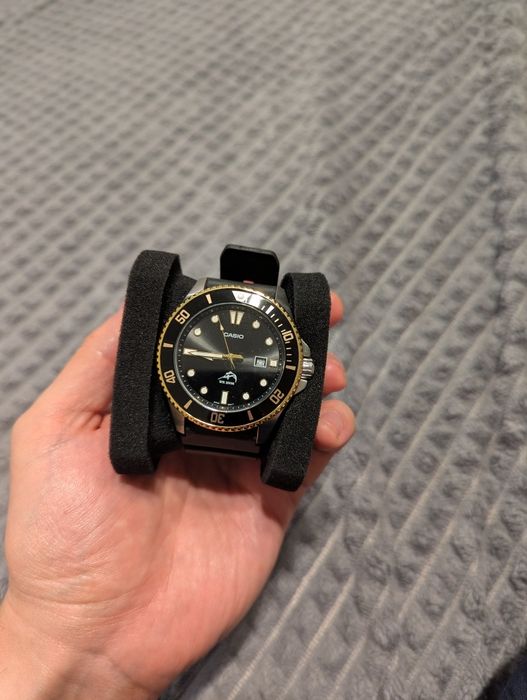 Casio Duro (MDV-106, чёрно-золотая версия)