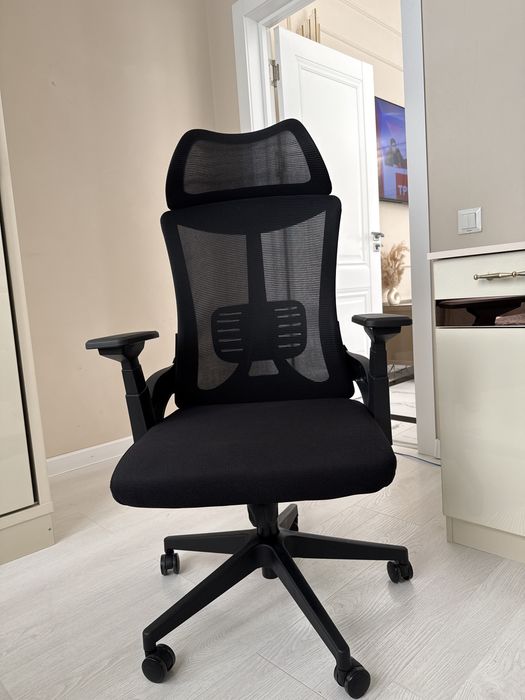 Kreslo ofisniy udobniy