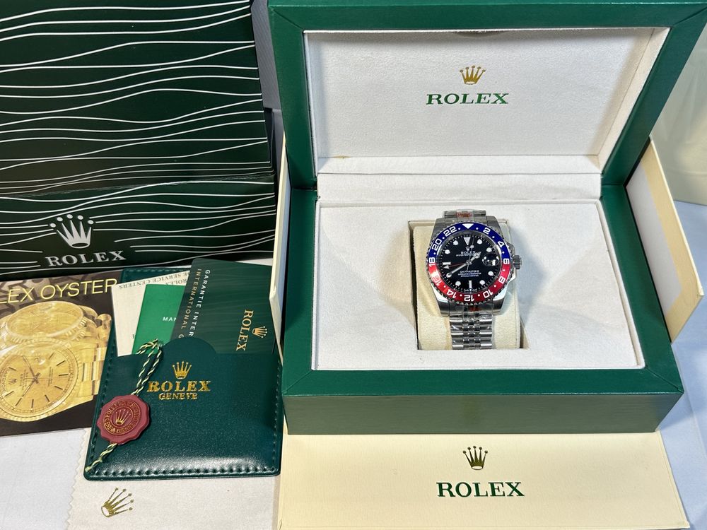 Rolex GMT-Master II “Pepsi” 40mm