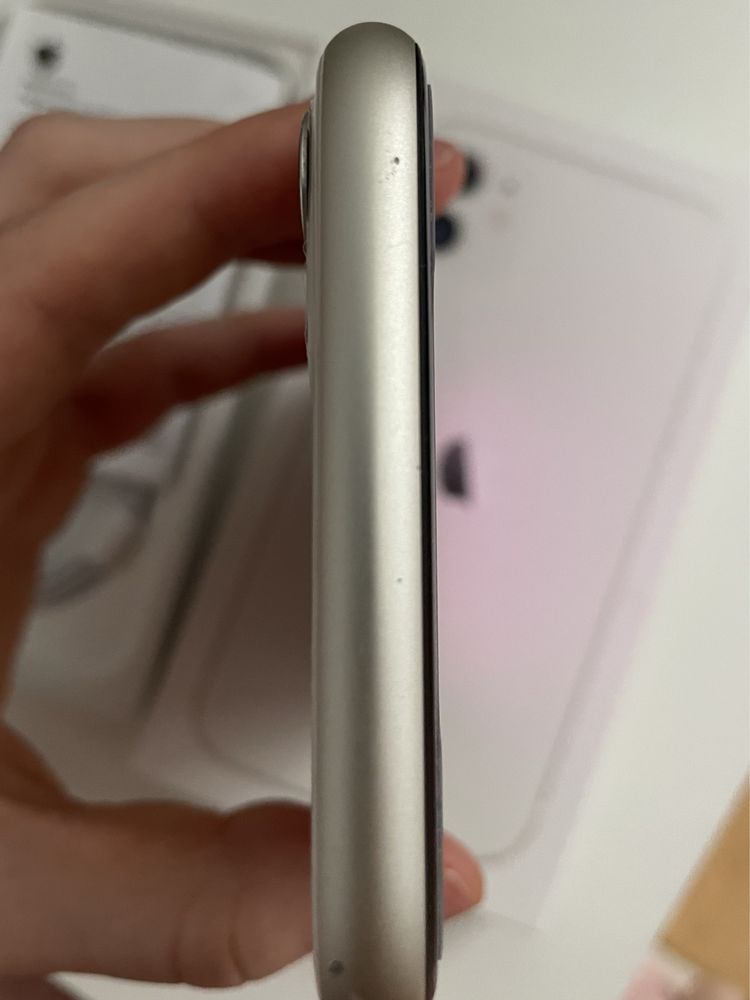 iPhone 11 128GB в гаранция