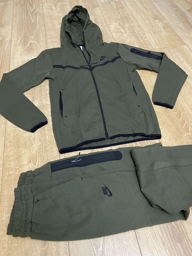 Trening Tech Fleece Nike marimea S, M, XL, XXL