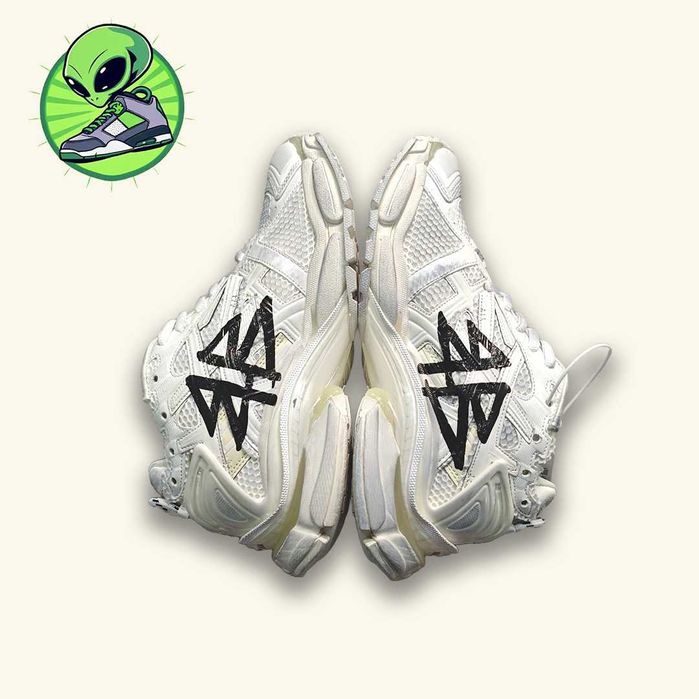 Balenciaga Runner White Graffiti