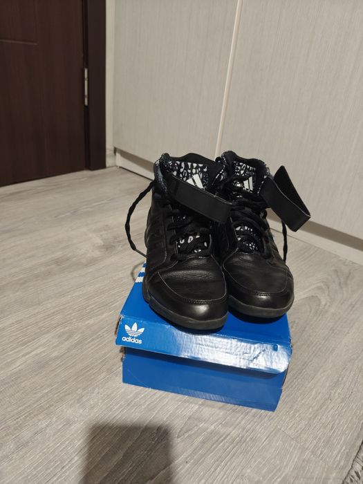 Adidas високи маратонки