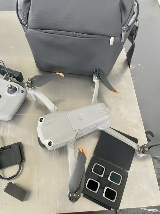 Дрон DJI Air 2S fly more combo 3 батерии, филтри, чанта, заряден хъб