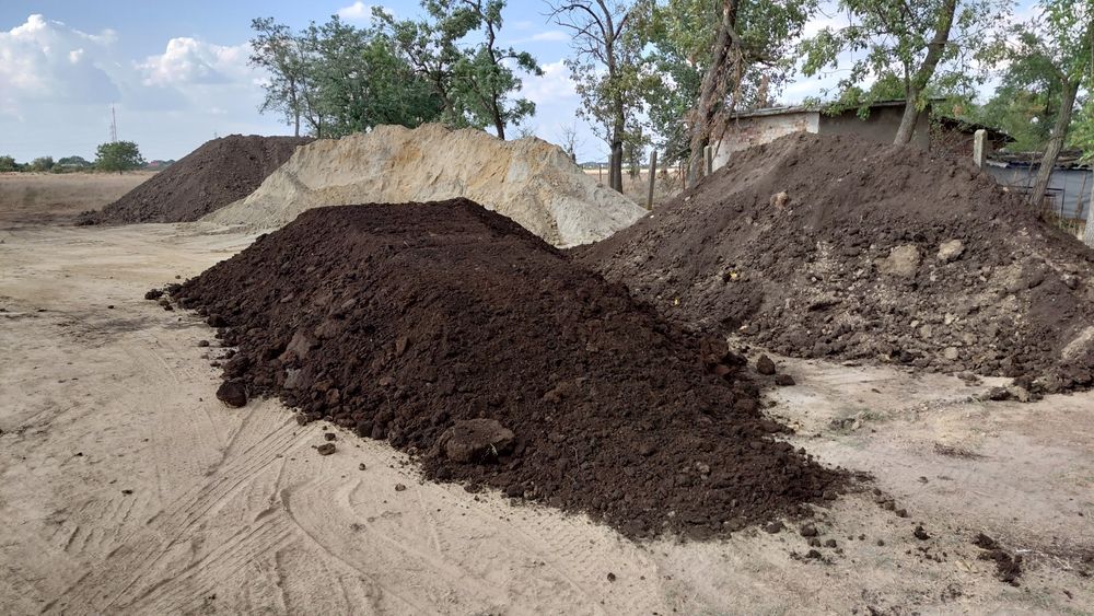 Aduc pamant nisipos pt.gazon, pamant negru,mranita gradini