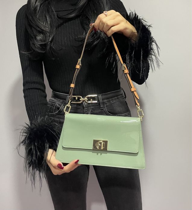 Чанта Furla Zoe S петрол лачена