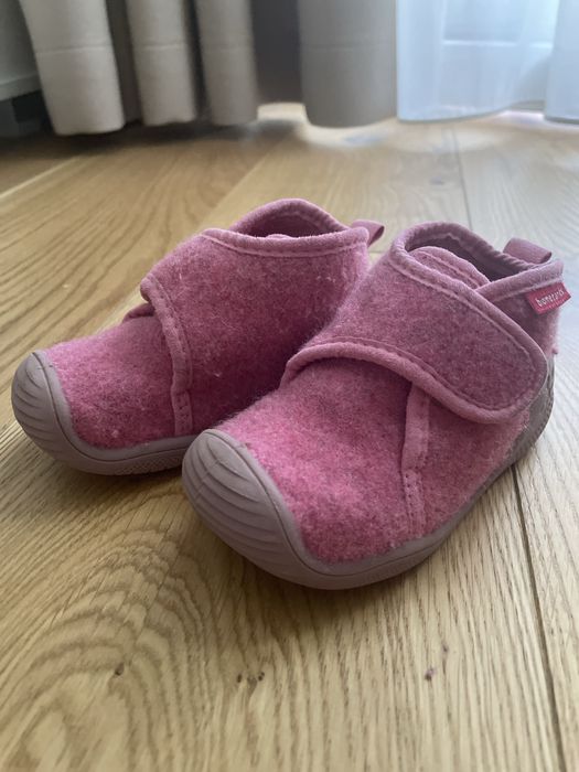 Papuci casa Biomecanics fete