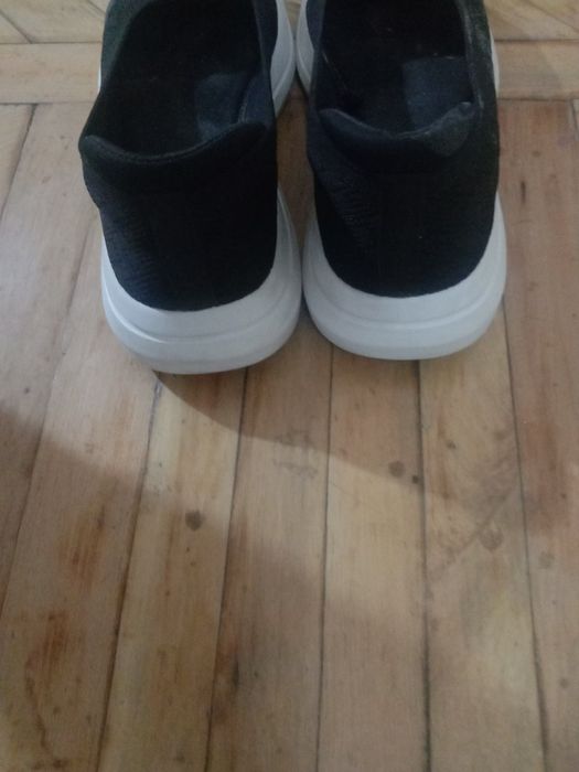 Черные слипоны европейского бренда