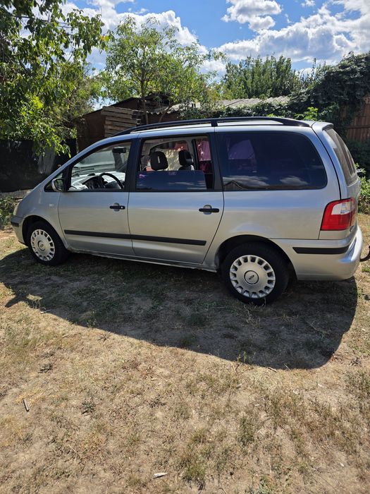 Ford Galaxy, modificat pentru persoane cu dizabilități !