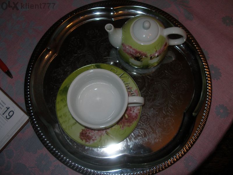 Сладурски порцеланов сет за сервиране на чай