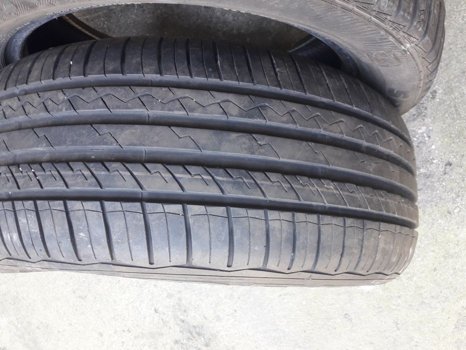 2 броя летни и 1 брой зимни гуми