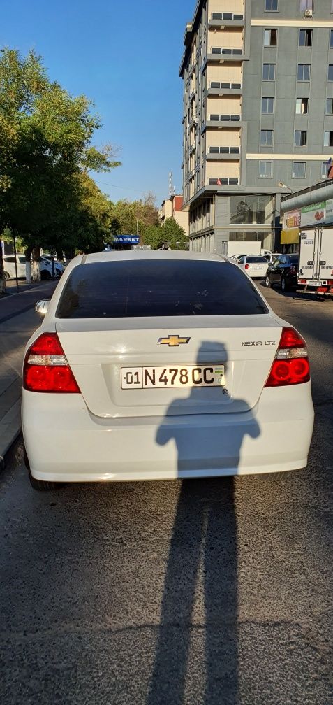 Nexia3 Avtomat 2022-yil probek 53000 benzinda