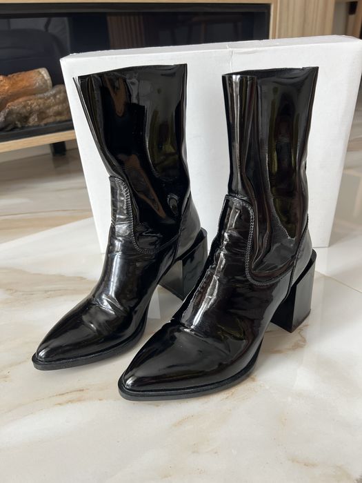 Боти с дебел ток