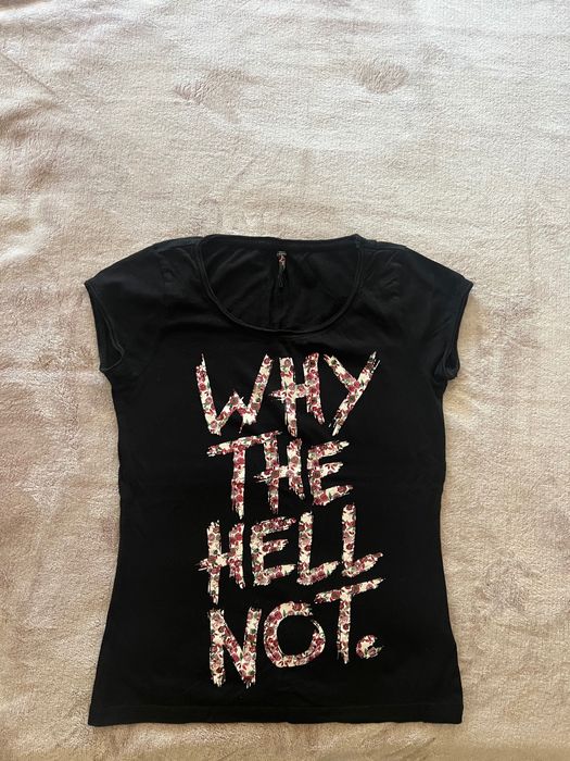 Черна тениска с цветен надпис