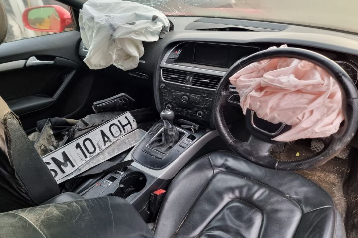 bara armatura spate haion portbagaj volan plafoniera stop tripla stanga dreapta spate Audi A5 cabriolet  motor 2.0tfsi  CDN  dezmembrez turbina piese