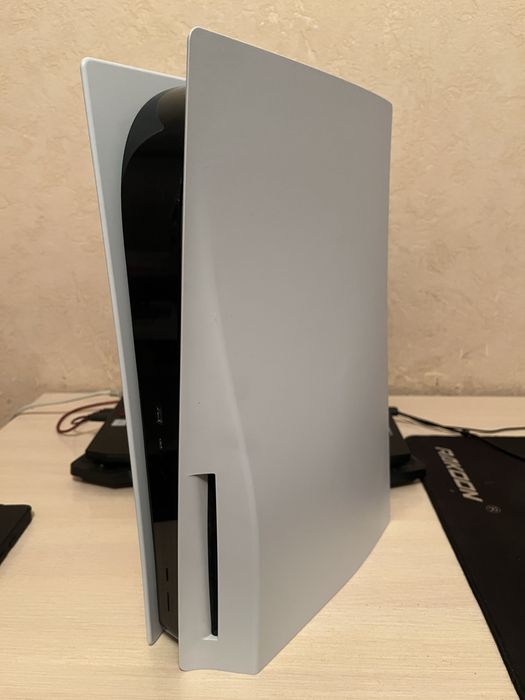 Playstation 5 (2 джойстика+игры)