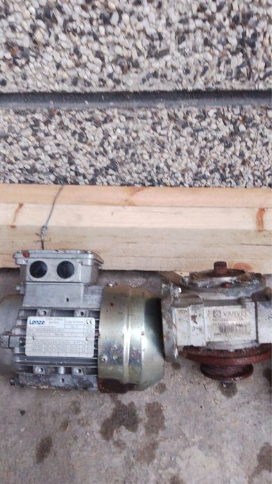 Мотор ,редуктор ,шнек  за домашно парно