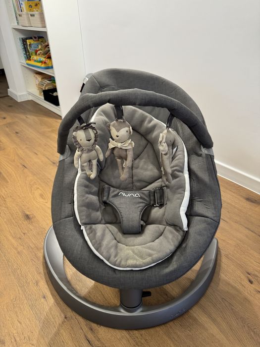 Balansoar Nuna Leaf cu bara de activitati