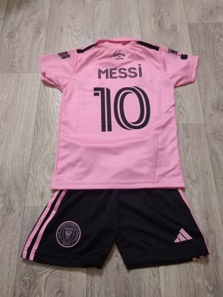 Нови детски футболни екипи Меси Adidas