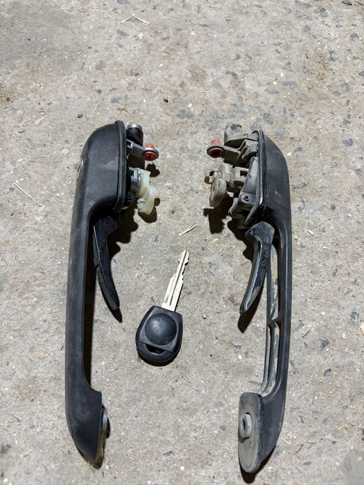 Nissan maxima задние ручки