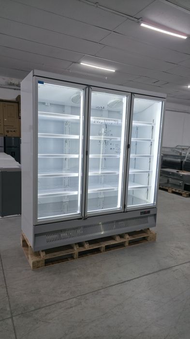 Вертикална хладилна витрина 188
