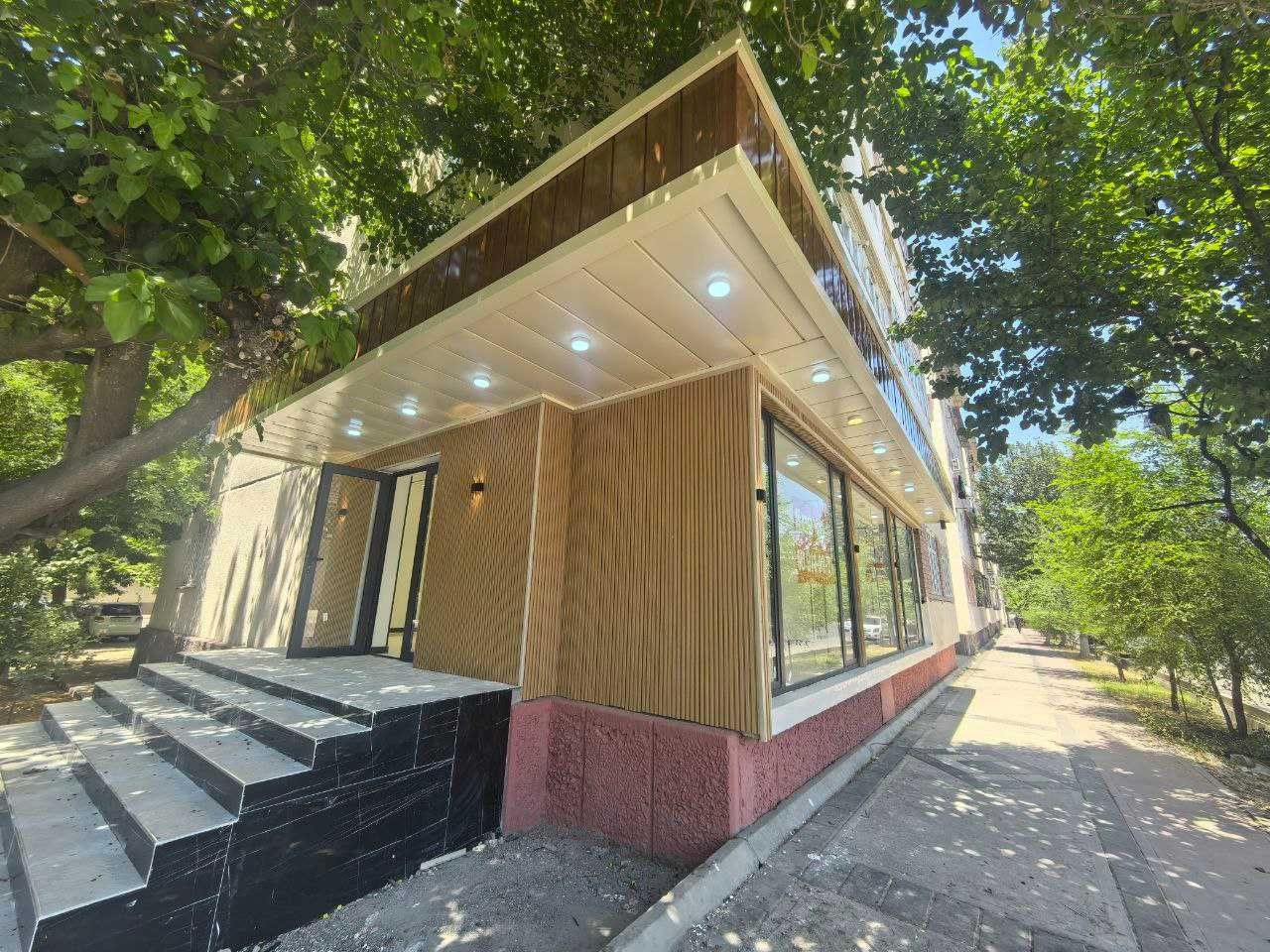 Нотурар жой сотилади офис(ofis) 68м2 Коракамиш 1/2