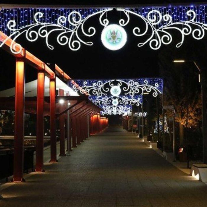 Instalatii de Craciun / Lumini decorative exterioare incepand de la