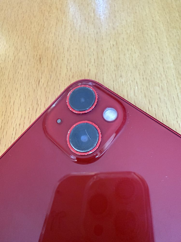 Продава се Iphone 13 256 GB (червен)