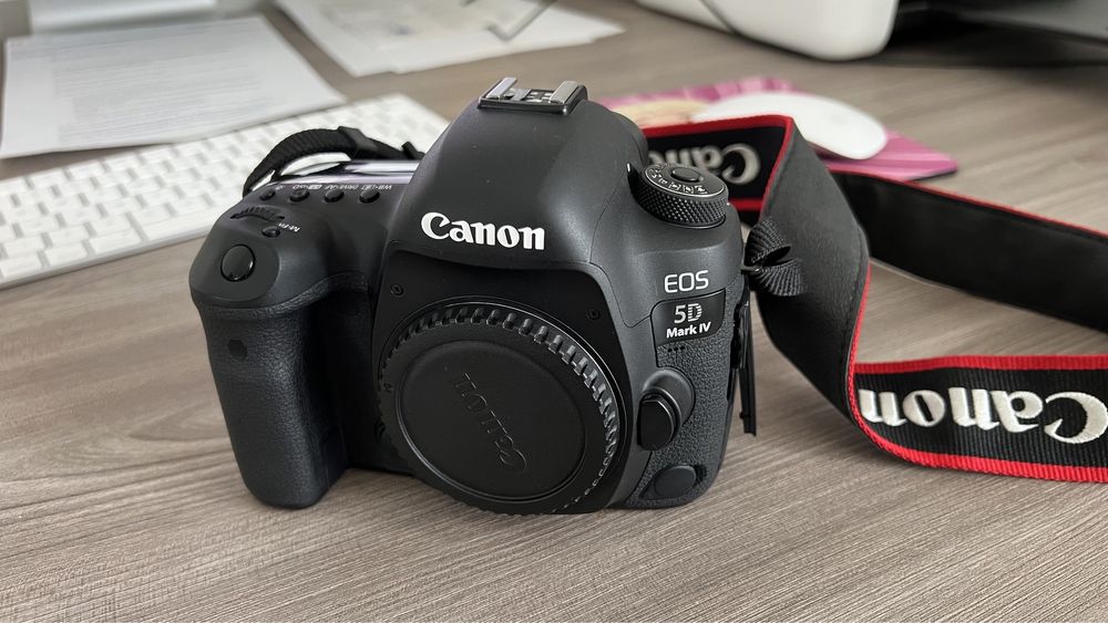 Body Canon EOS 5D Mark IV Impecabil!