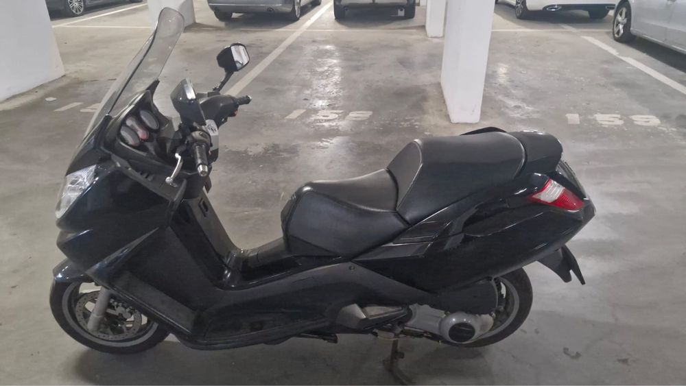 Se vinde un Peugeot Satelis 250cc din anul 2008