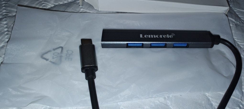 Vând hub cu 4 porturi Usb nou,de la Lemorele!