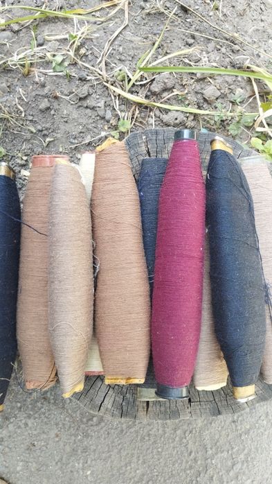 Нитки разноцветные