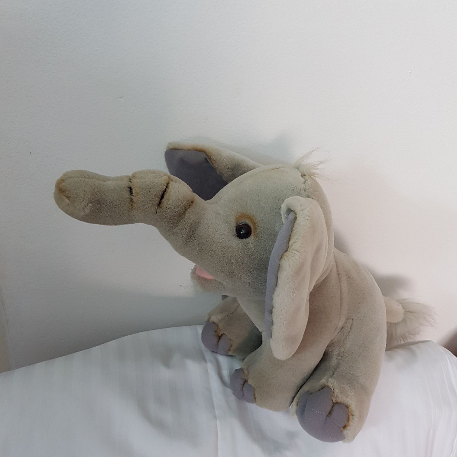 Elefant Dumbo din pluș