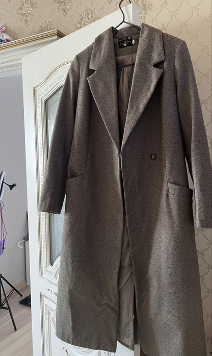 Пальто в Кульсары,размер 46,цена20 000 тенге