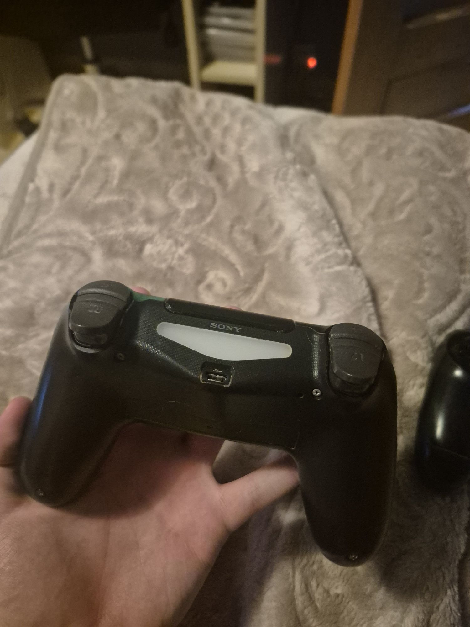Vând 2 manete ps4.Cititi descrierea