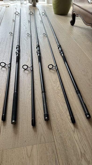 Vand 3 buc lansete crap Daiwa Black Widow