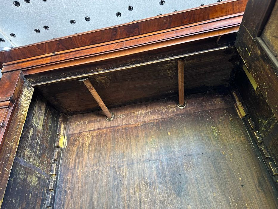 Dulap Vintage Stil Biedermeier cu furnir de nuc; Dulap lemn masiv