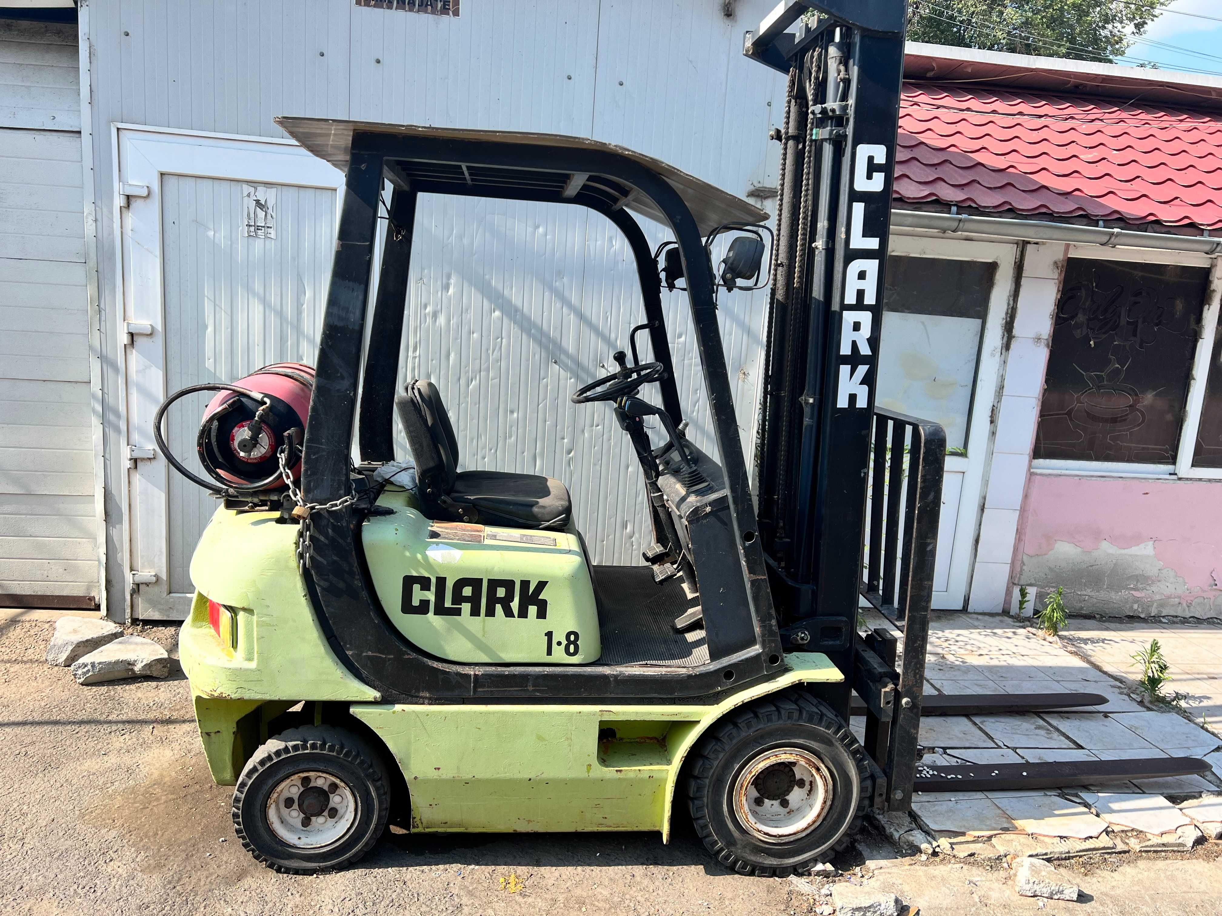 Motostivuitor CLARK CMP 18