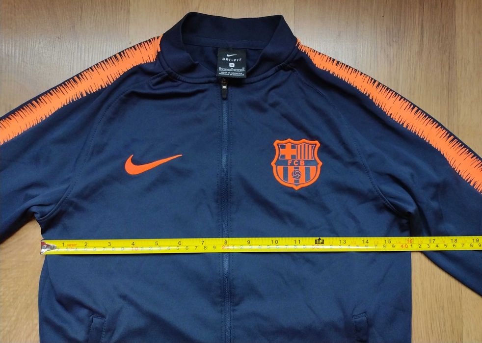 Barcelona / Nike - детско футболно горнище на Барселона