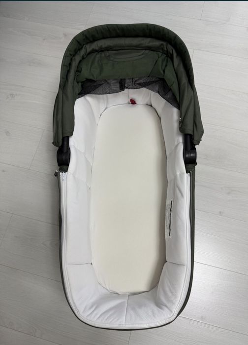 Vând 2 carucioare Leclerc influencer cu landou si scoica Maxi Cosi
