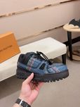 Papuci LOUIS VUITTON, Calitate Premium, Icarus Brands