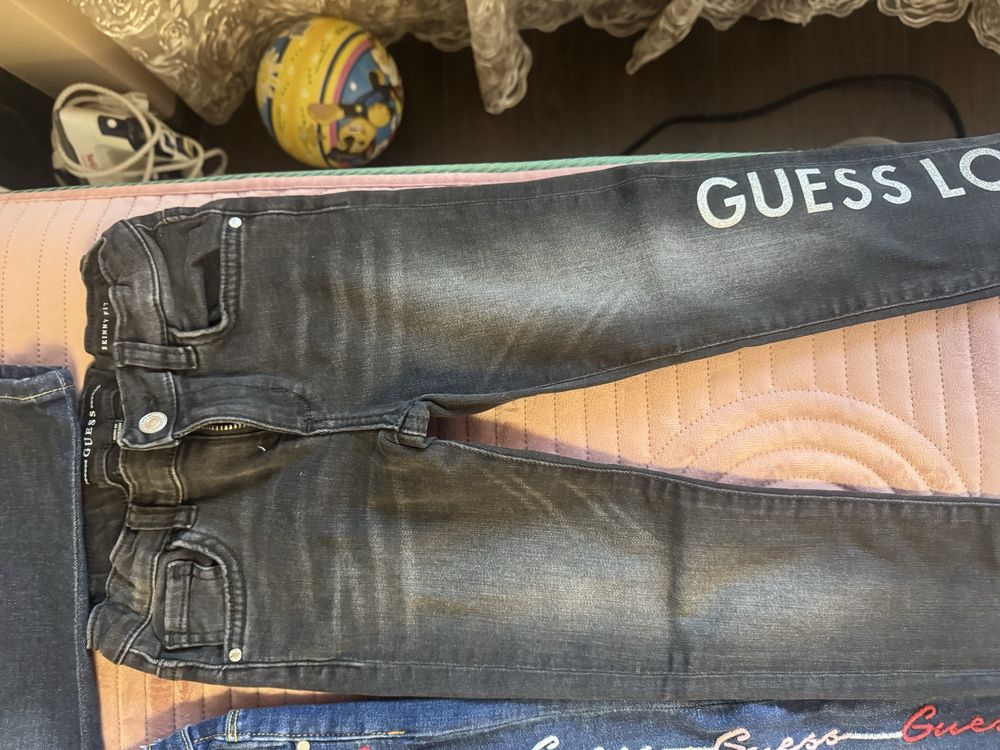 Детски дънки за момиче guess