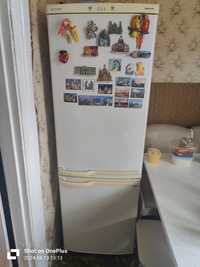 Холодильник продают связи переездом