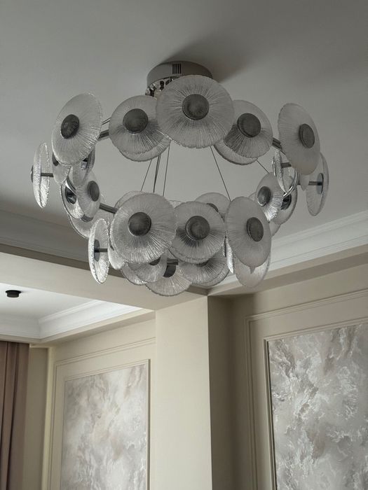 Люстры новые работающие