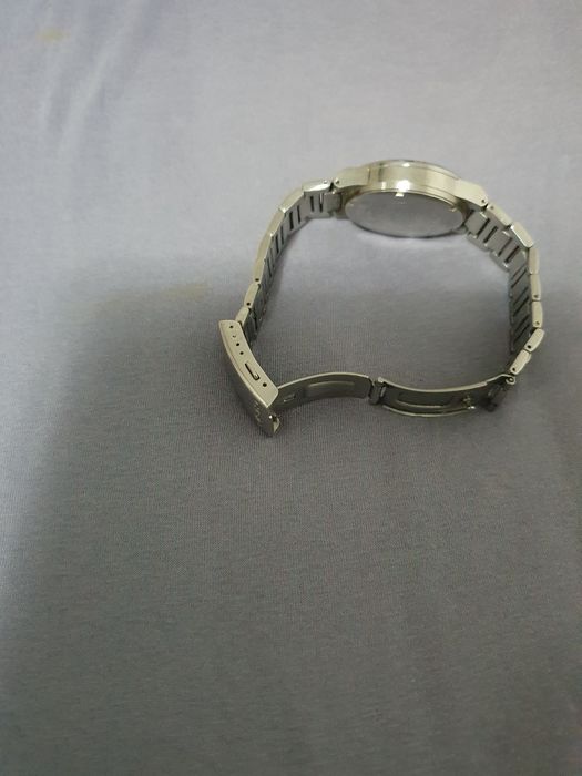 Vând ceas în stare foarte bună