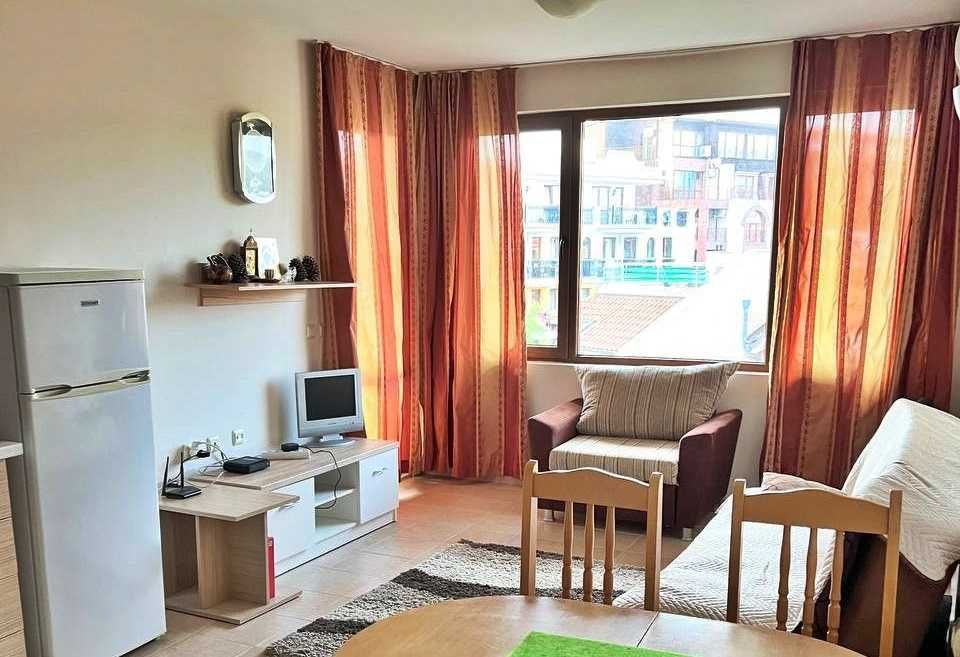 Продава се Двустаен апартамент в к.к. Слънчев бряг - 65 кв.м за 985 €/кв.м - Снимка #2