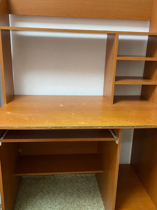 Компьютерный стол.