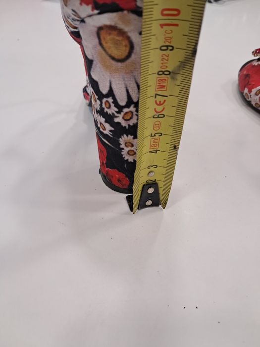 Sandale inflorate marimea 40