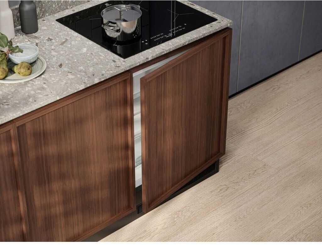 Хладилник за вграждане ELECTROLUX 4*< 90cm LFB3AE82R